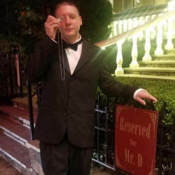 Meet your Posher, Dom - Picture 2 of 4